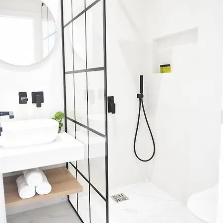 The Room, 15, Leda Gardens * Paphos